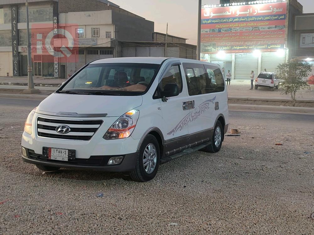 Hyundai Starex